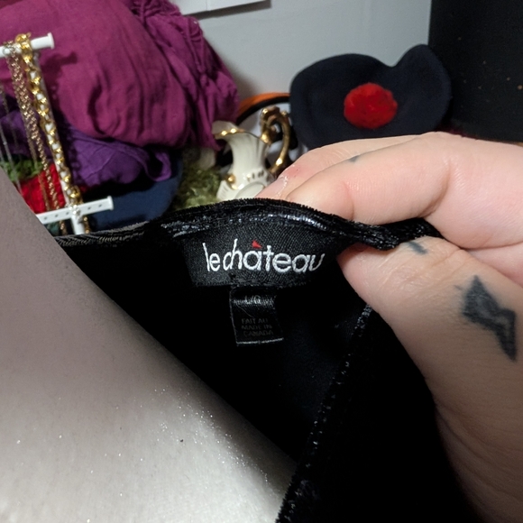 Le Chateau Black and Blue Floral Velvet Top - Picture 4 of 5